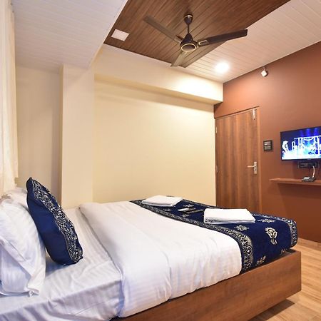 Hotel Starlit Navi Mumbai Quarto foto