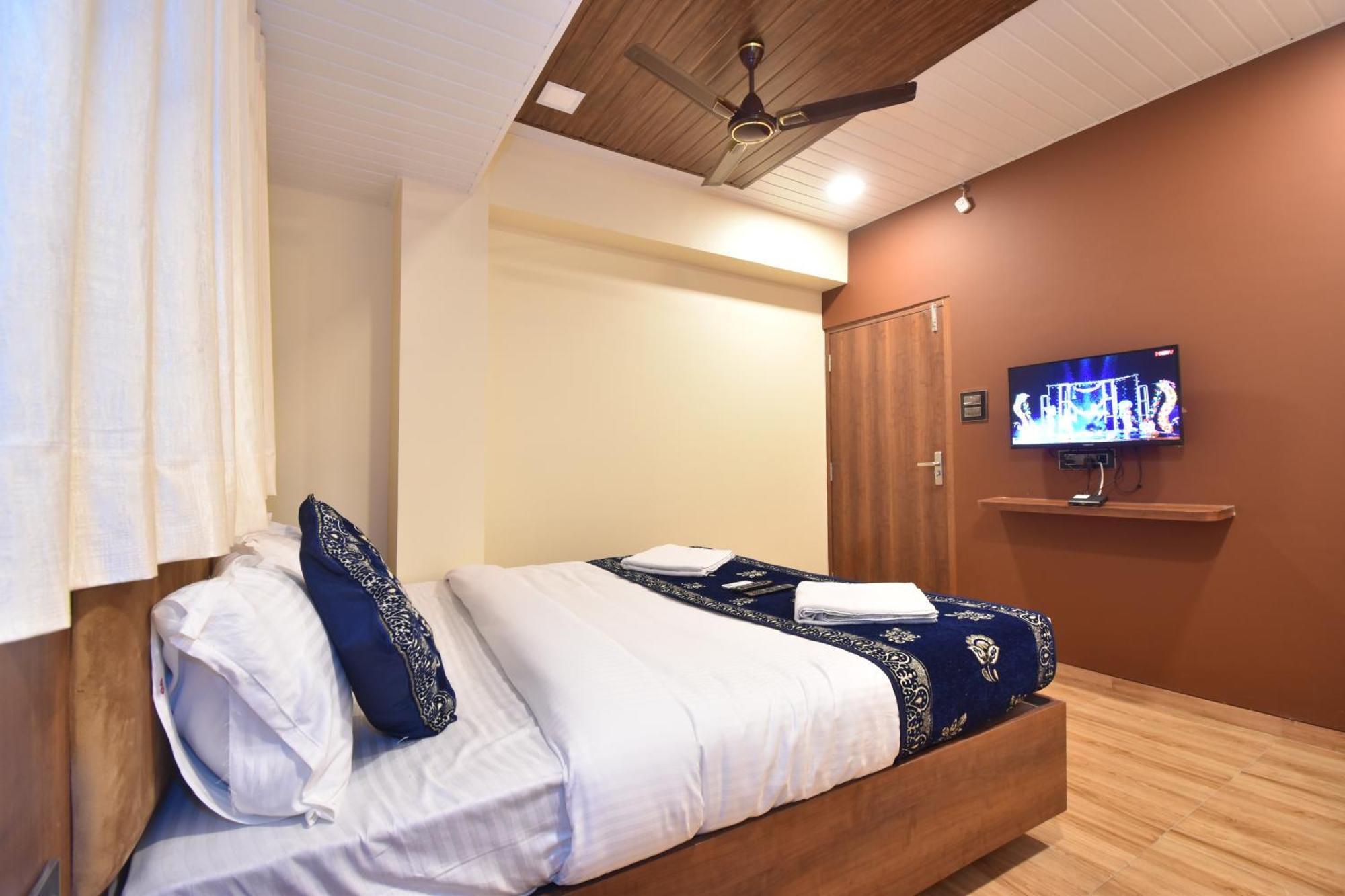 Hotel Starlit Navi Mumbai Quarto foto
